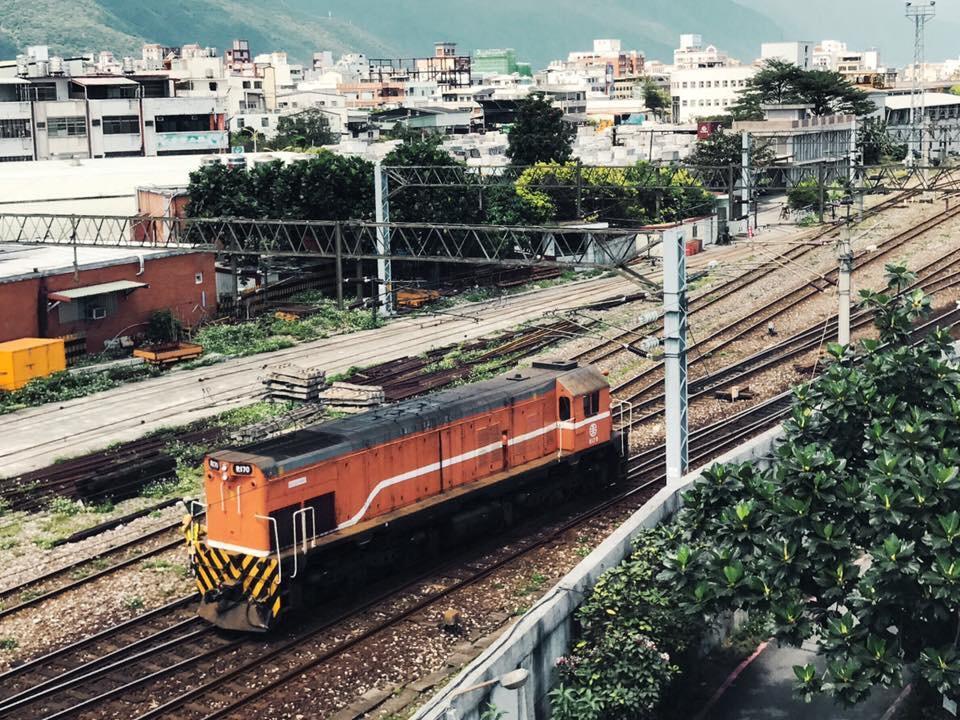 Railway Hualien Hostel Exterior photo